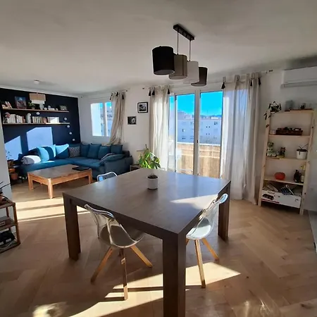 T2 With Wifi And Balcony In Apartmán *